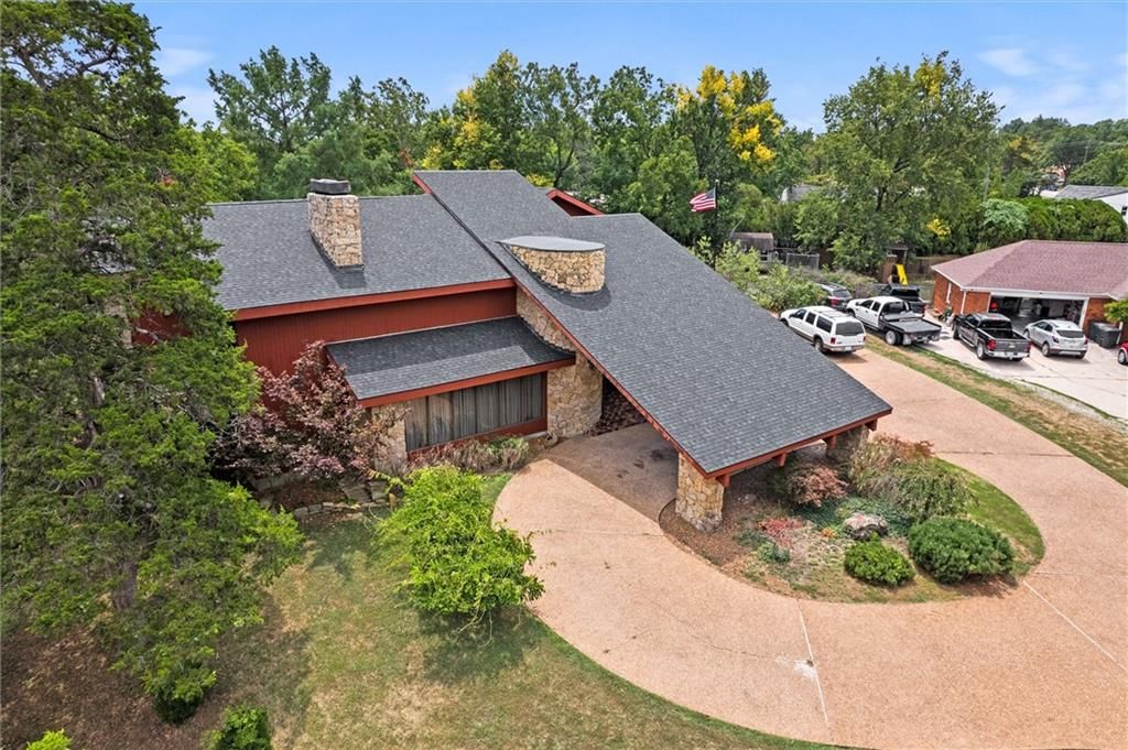 402 Lees Circle Drive — photo 16