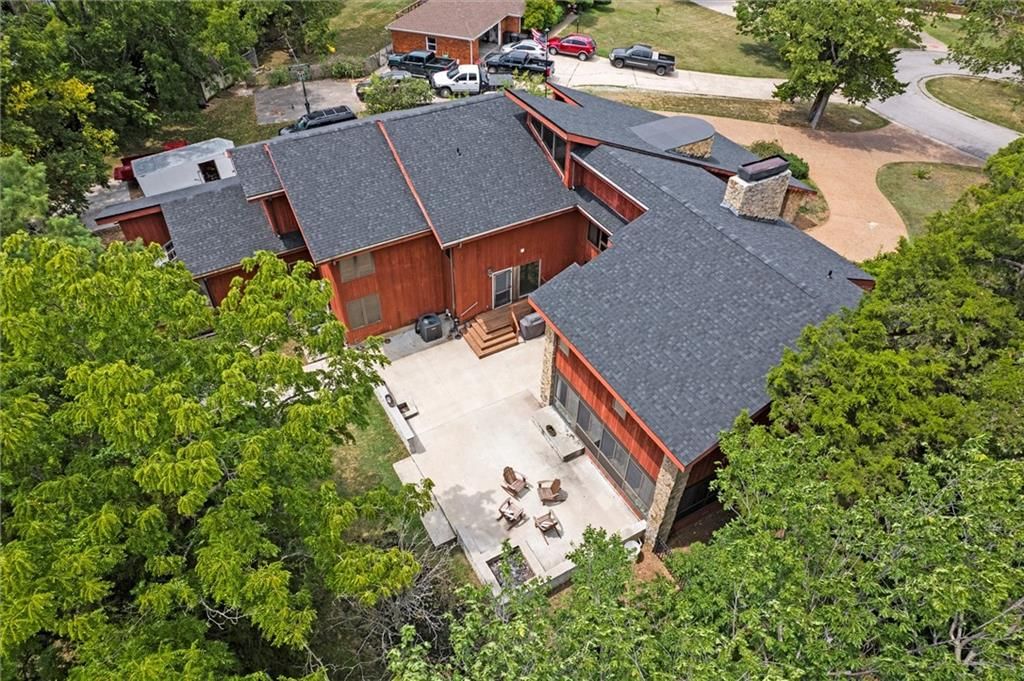 402 Lees Circle Drive — photo 17