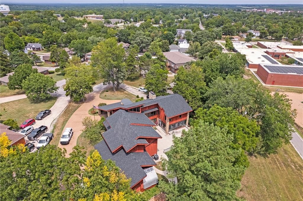 402 Lees Circle Drive — photo 18