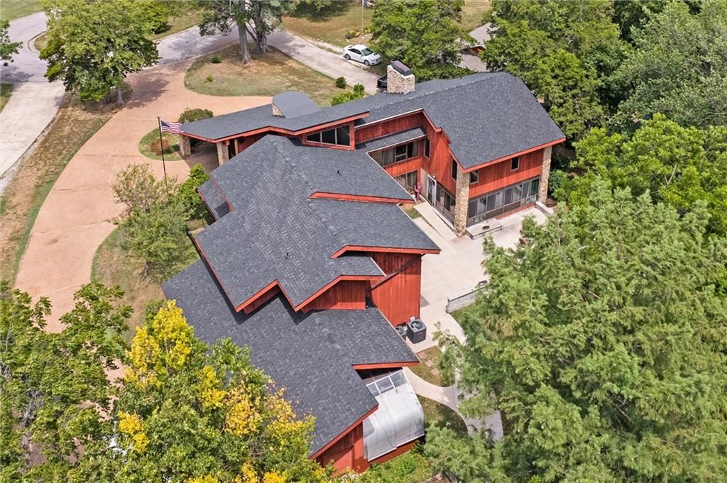 402 Lees Circle Drive — photo 22