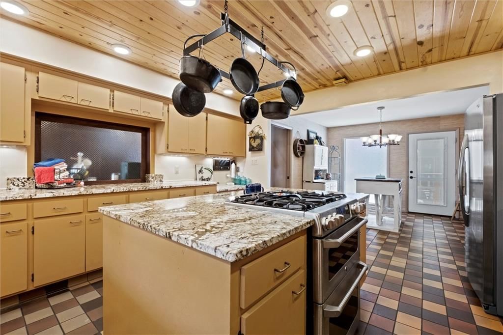 402 Lees Circle Drive — photo 29