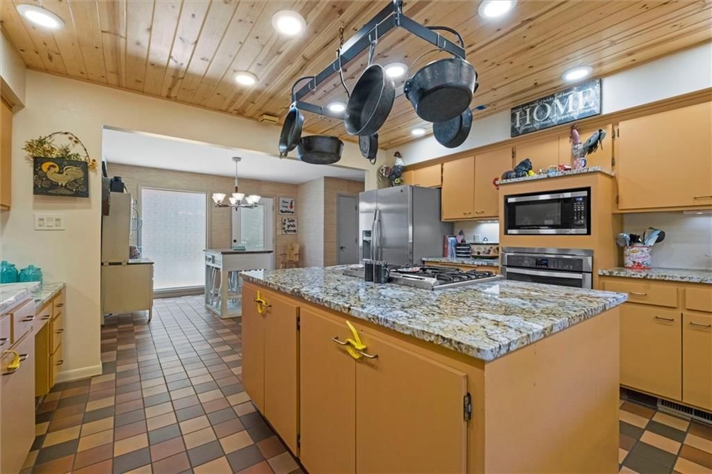 402 Lees Circle Drive — photo 30