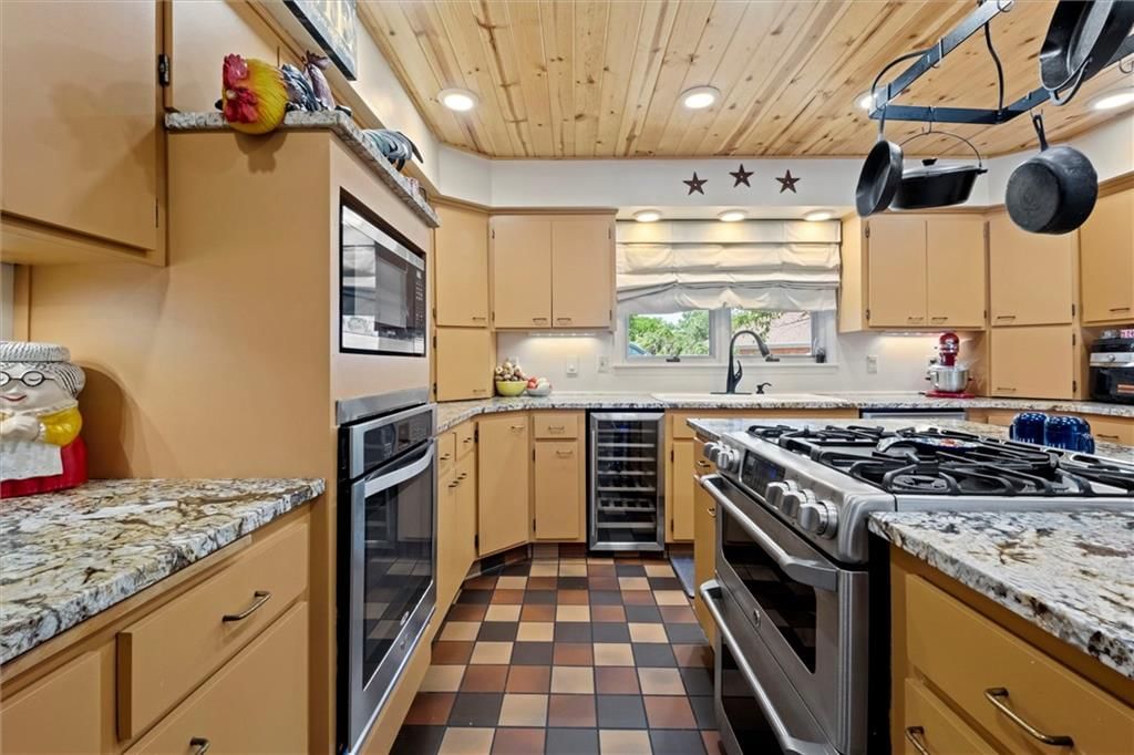 402 Lees Circle Drive — photo 31