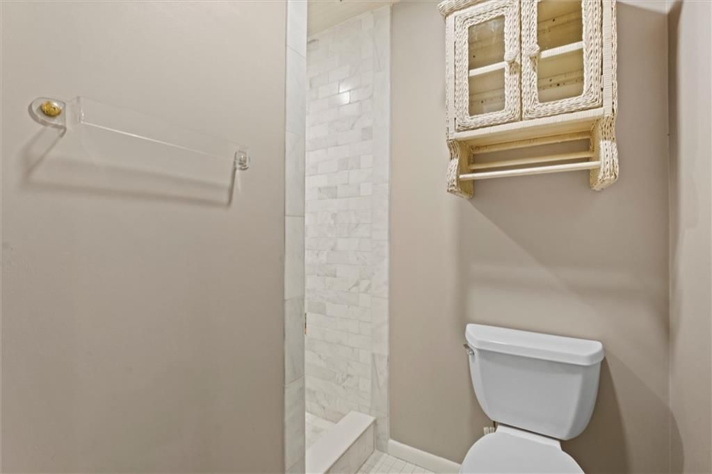 402 Lees Circle Drive — photo 38