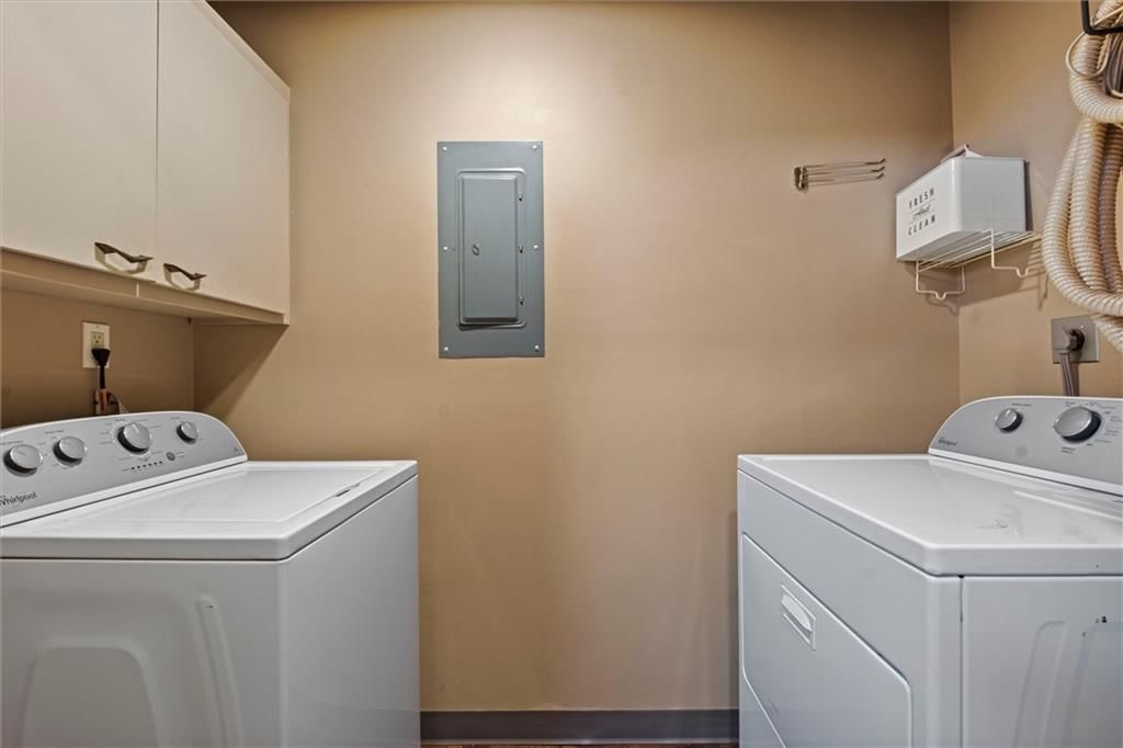 402 Lees Circle Drive — photo 39