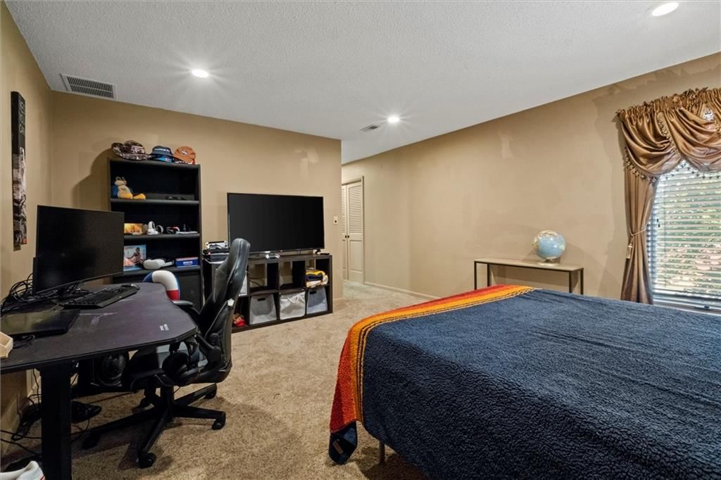 402 Lees Circle Drive — photo 51