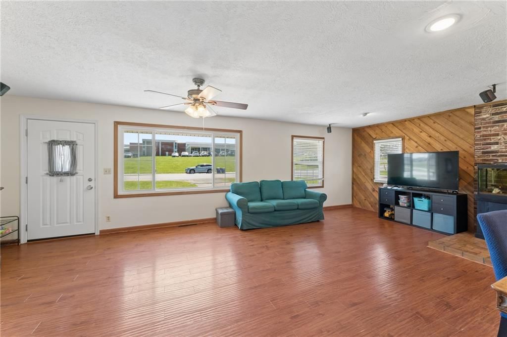 8138 Sterling Avenue — photo 6