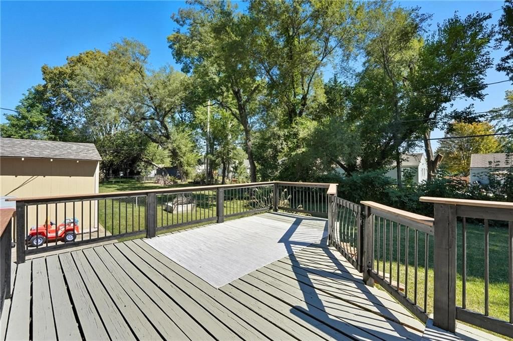 6823 Barton Drive — photo 27