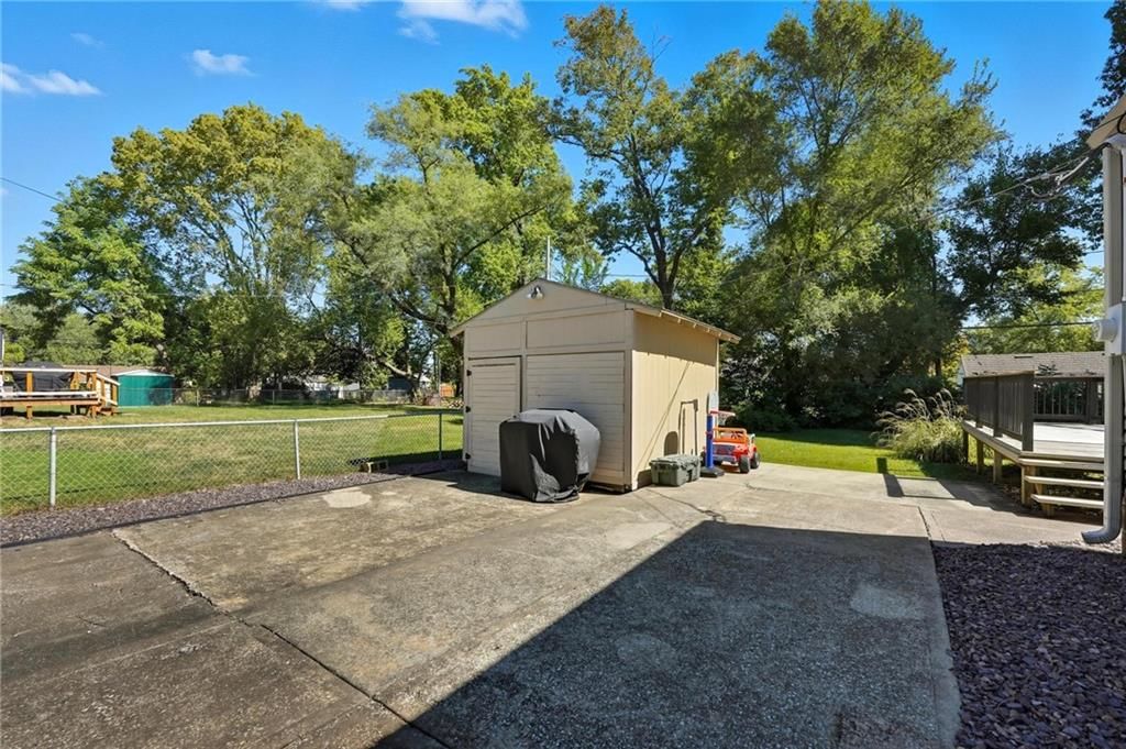 6823 Barton Drive — photo 31