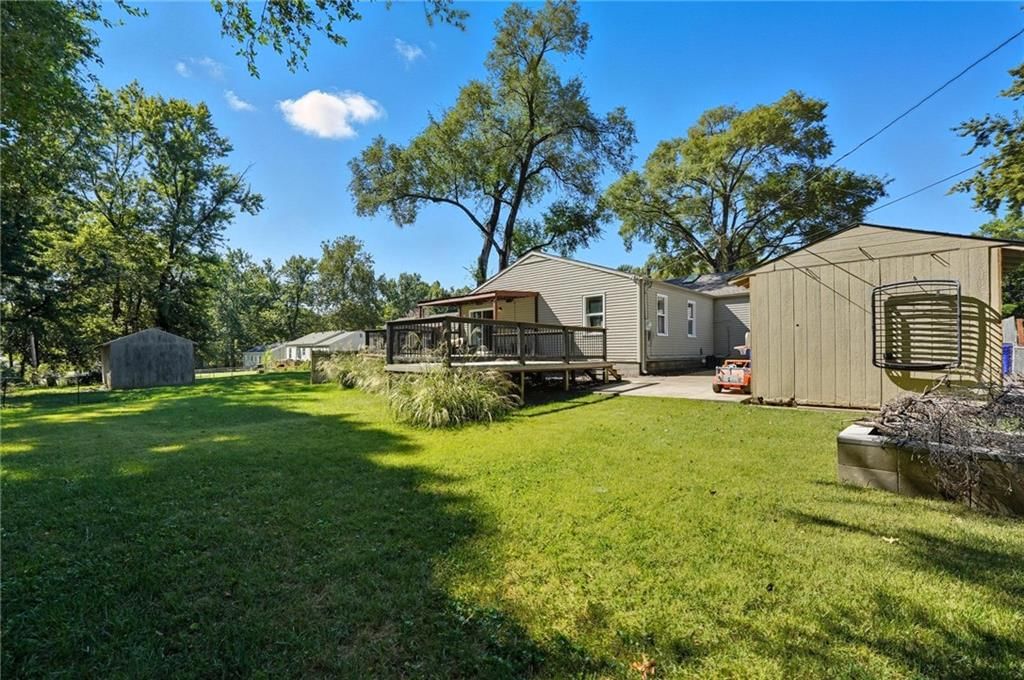 6823 Barton Drive — photo 32