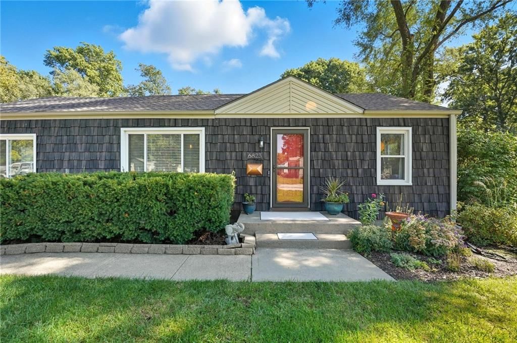 6823 Barton Drive — photo 35