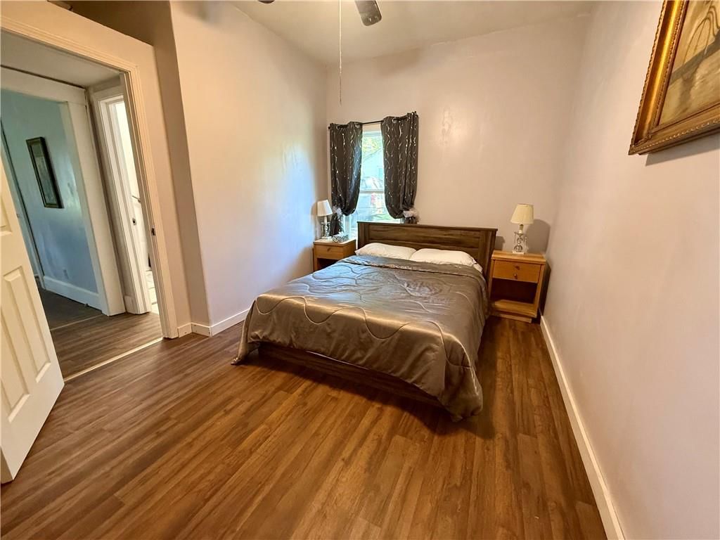 305 S Elm Street — photo 9