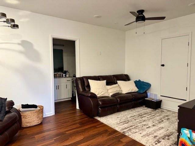 102 E 3rd Street — photo 22