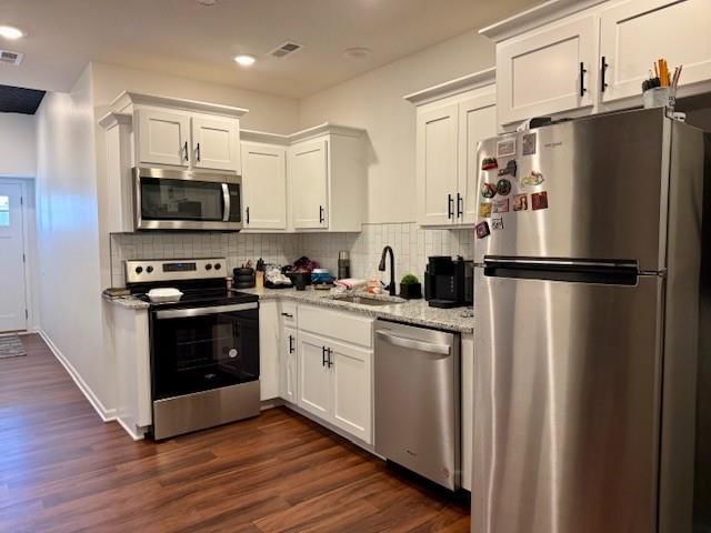 102 E 3rd Street — photo 23
