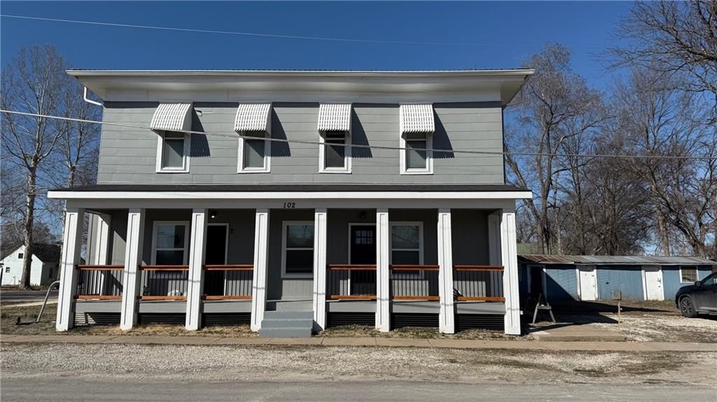 102 E 3rd Street — photo 38