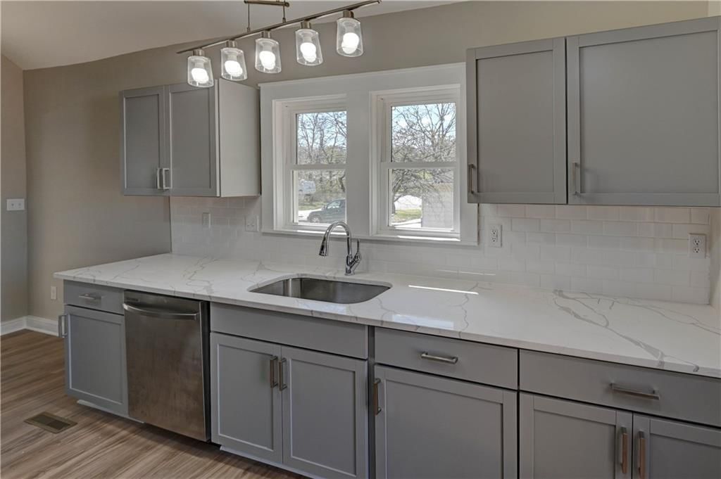 1020 S Mccoy Street — photo 7
