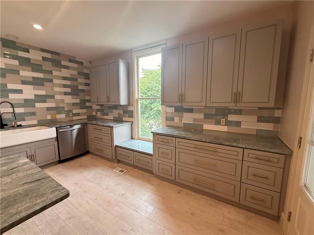 1622 South Street — photo 10