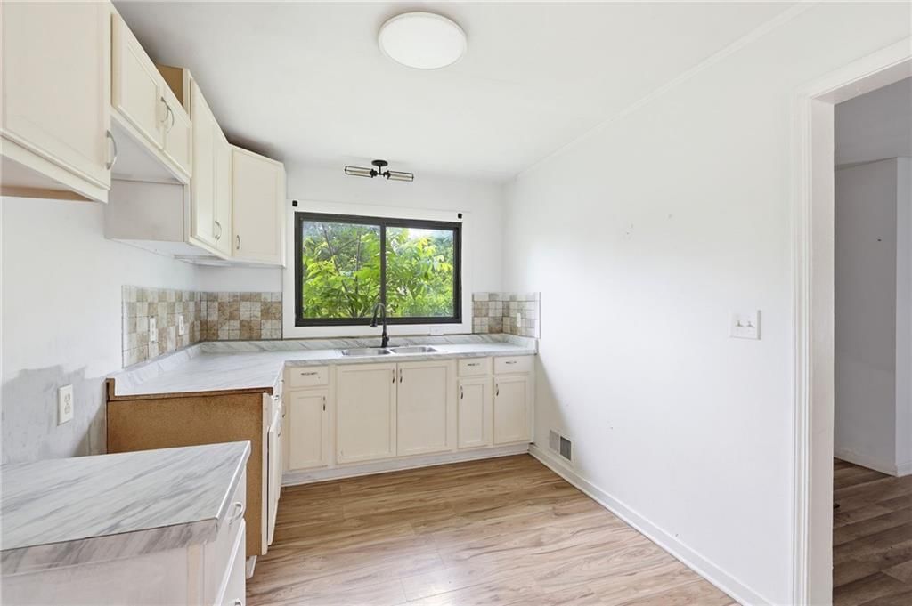 10013 Bellaire Avenue — photo 16