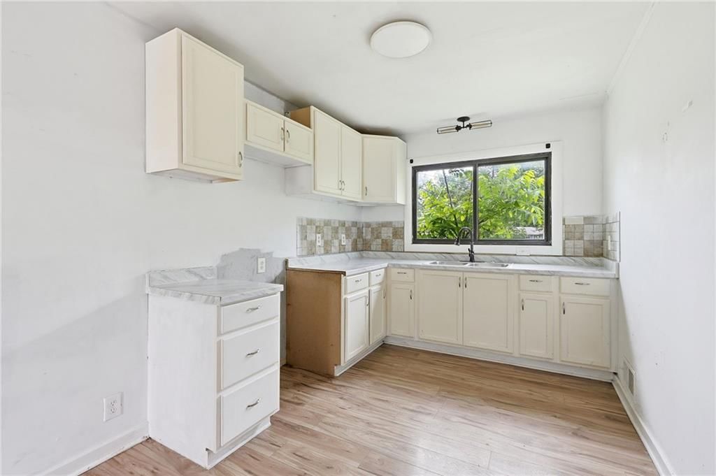 10013 Bellaire Avenue — photo 17