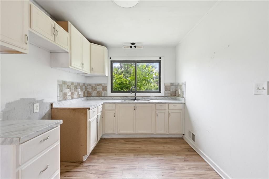 10013 Bellaire Avenue — photo 18