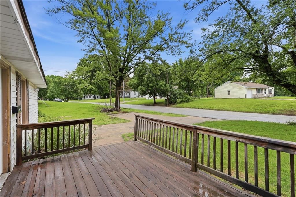 10013 Bellaire Avenue — photo 26