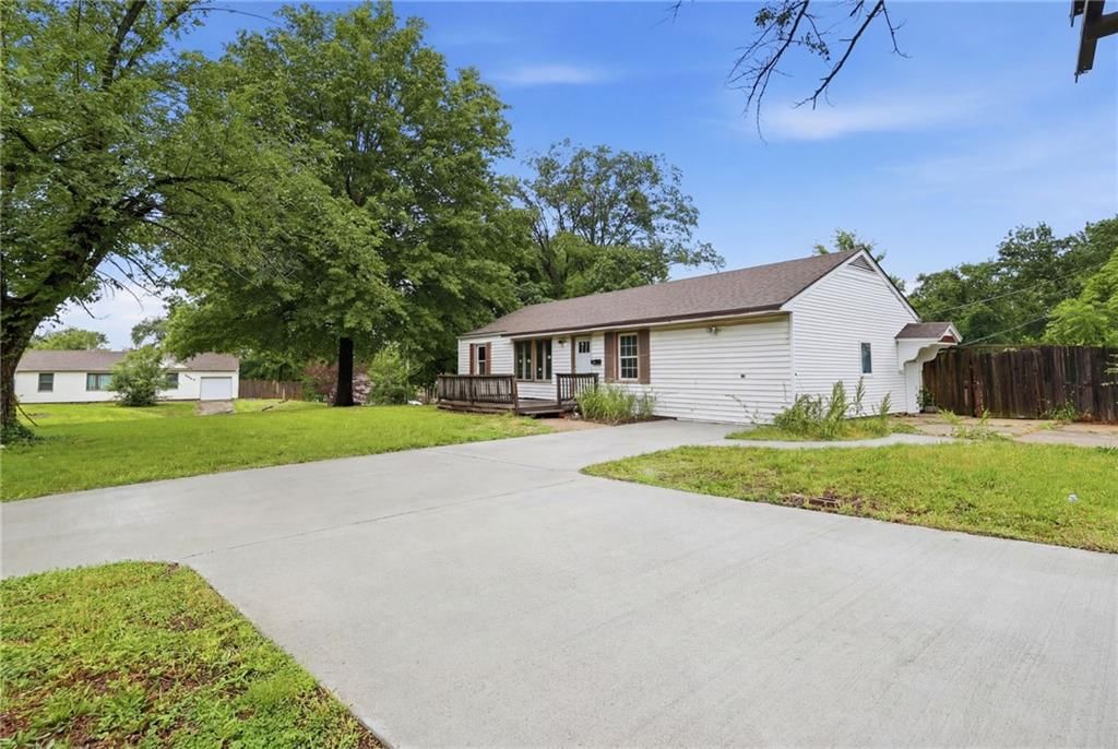10013 Bellaire Avenue — photo 27