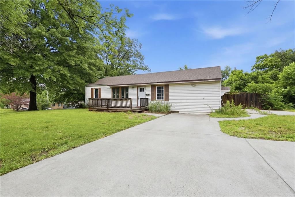 10013 Bellaire Avenue — photo 30