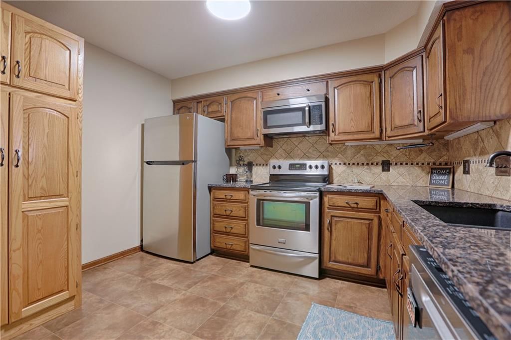 303 E Partridge Avenue — photo 3