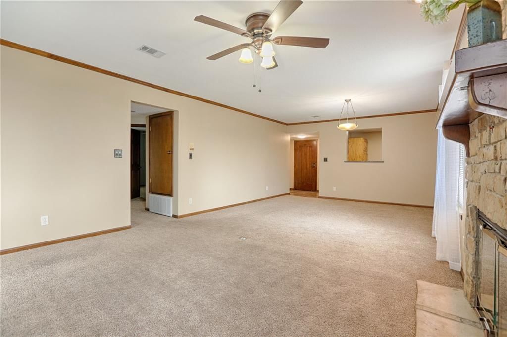 303 E Partridge Avenue — photo 8