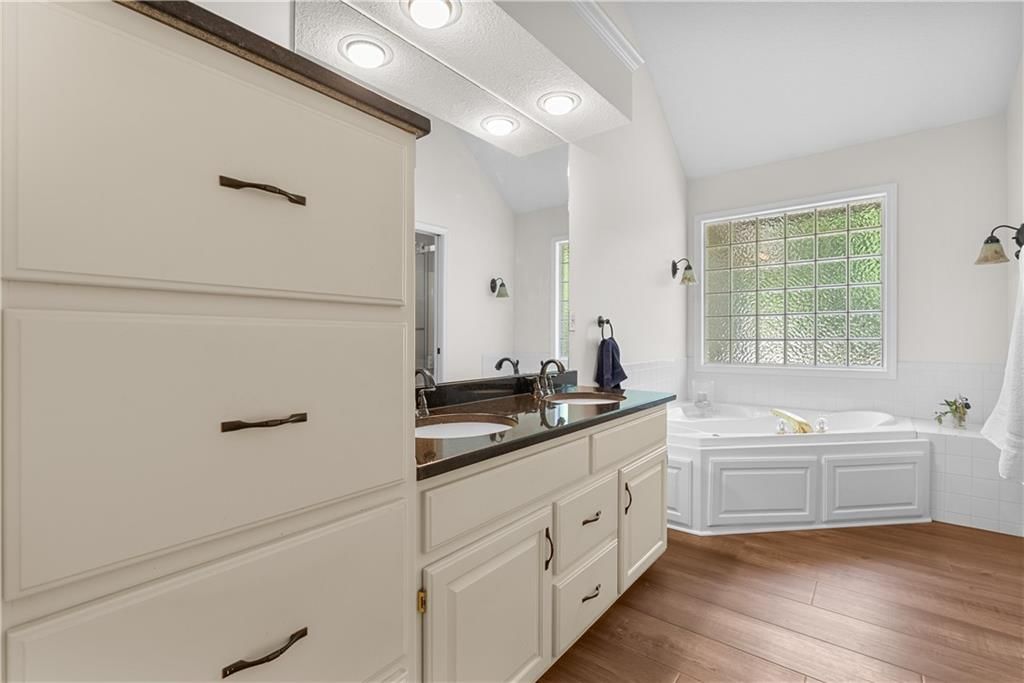 1006 SW 44th Street Drive — photo 25