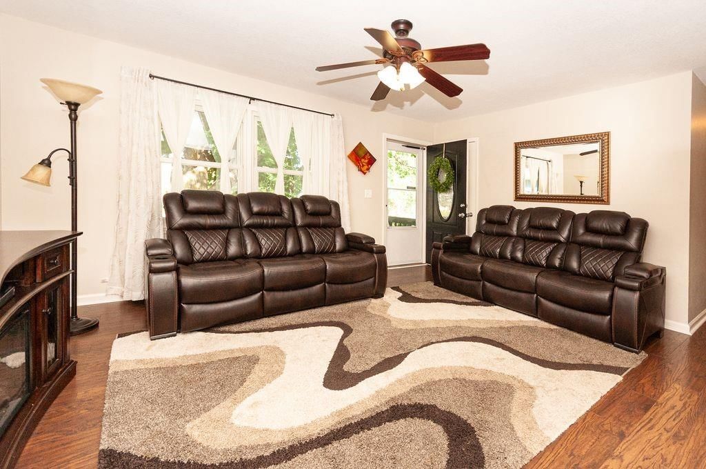 1704 Beverly Circle — photo 9