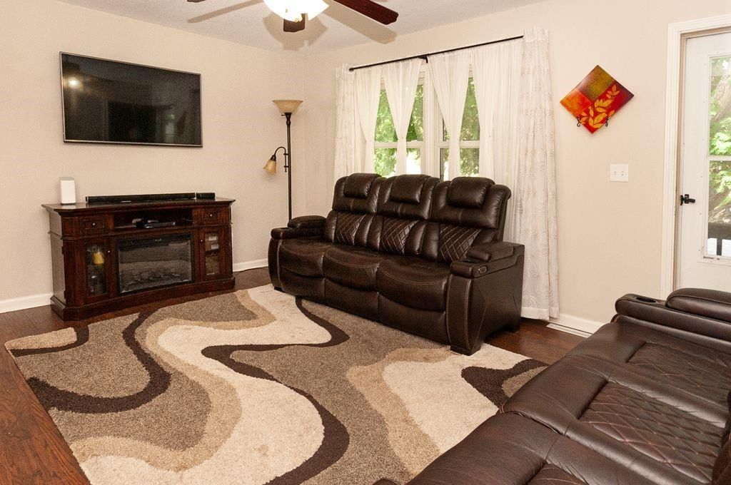 1704 Beverly Circle — photo 10