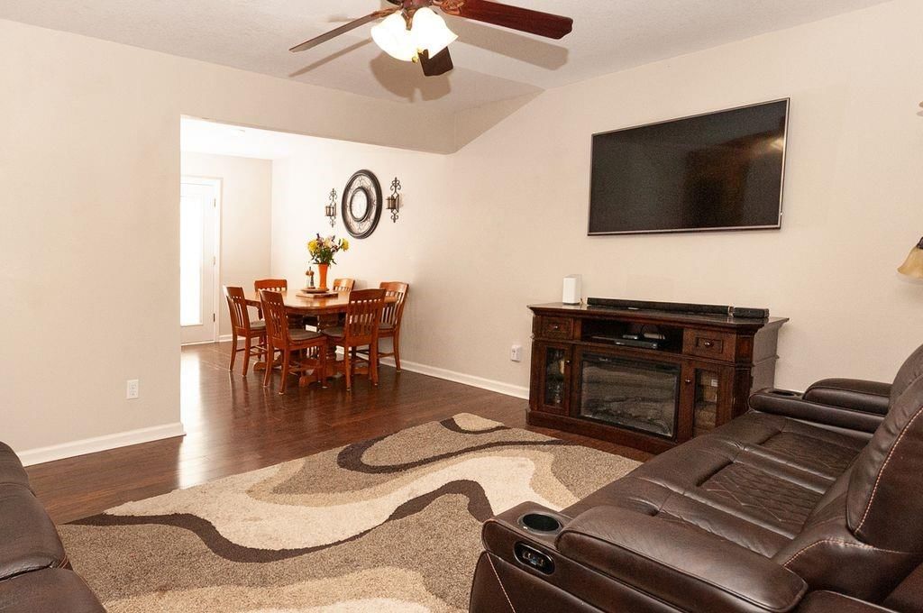 1704 Beverly Circle — photo 12