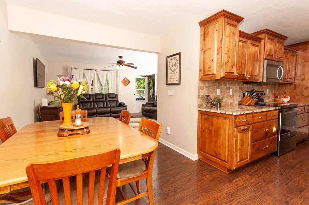 1704 Beverly Circle — photo 13
