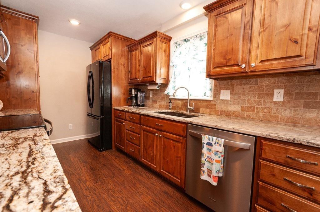 1704 Beverly Circle — photo 17