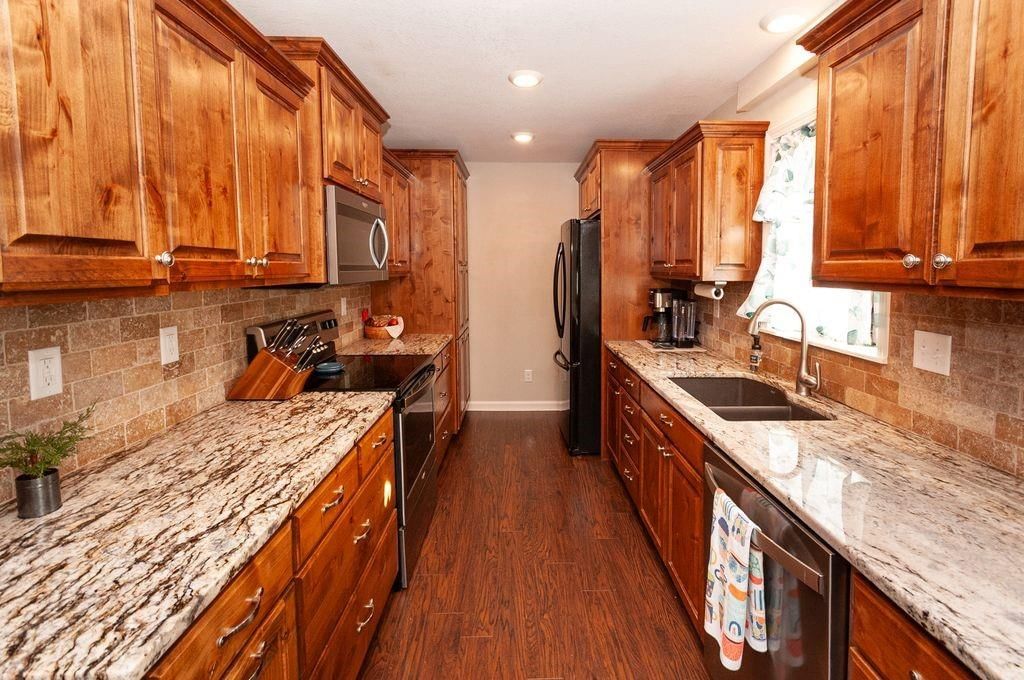 1704 Beverly Circle — photo 18