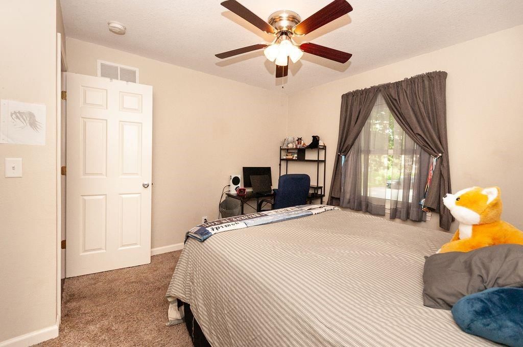 1704 Beverly Circle — photo 29