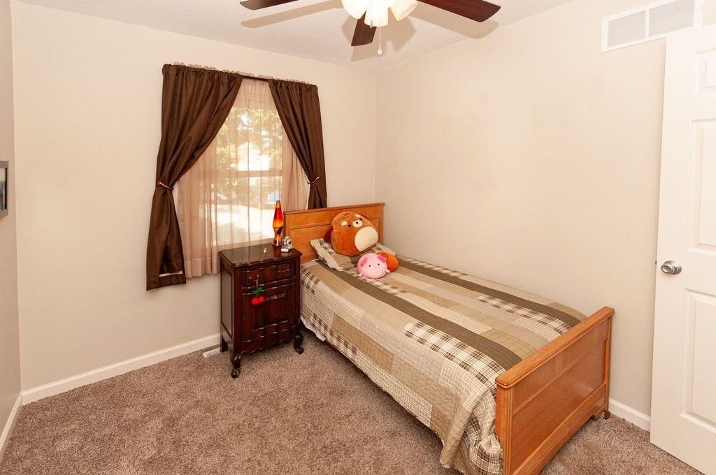 1704 Beverly Circle — photo 30