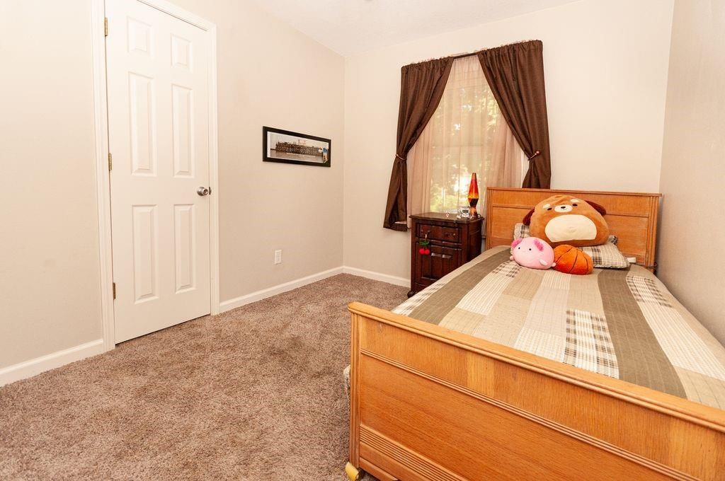 1704 Beverly Circle — photo 31