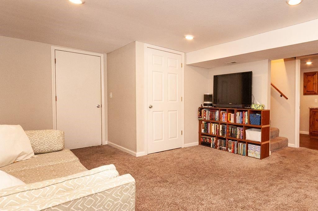1704 Beverly Circle — photo 35