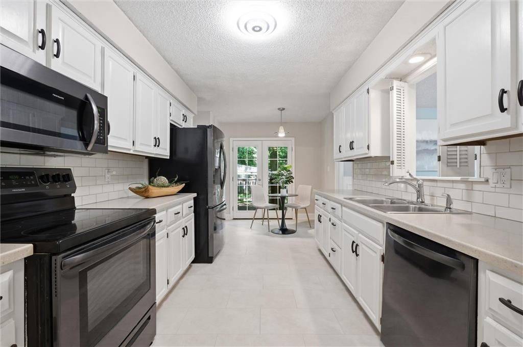 3701 NE Apple Tree Lane — photo 15