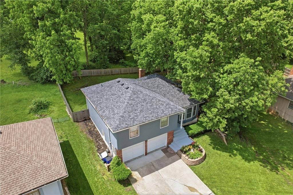 3701 NE Apple Tree Lane — photo 33