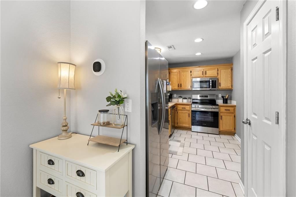 393 W ACORN Street — photo 11