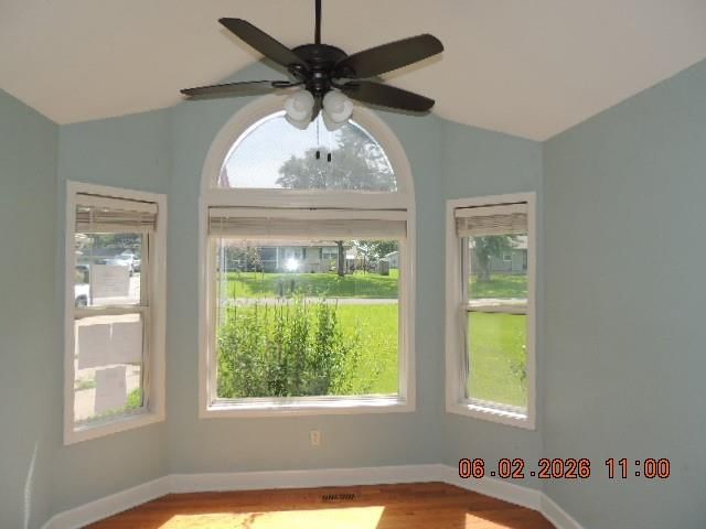 606 Ash Street — photo 31
