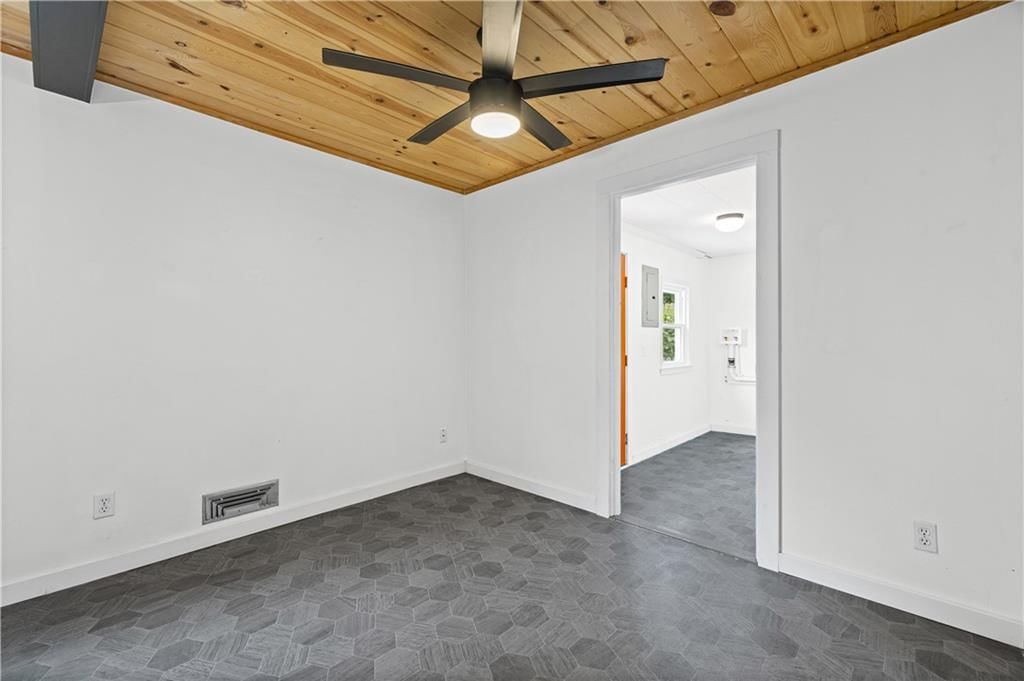6308 W 80th Terrace — photo 13