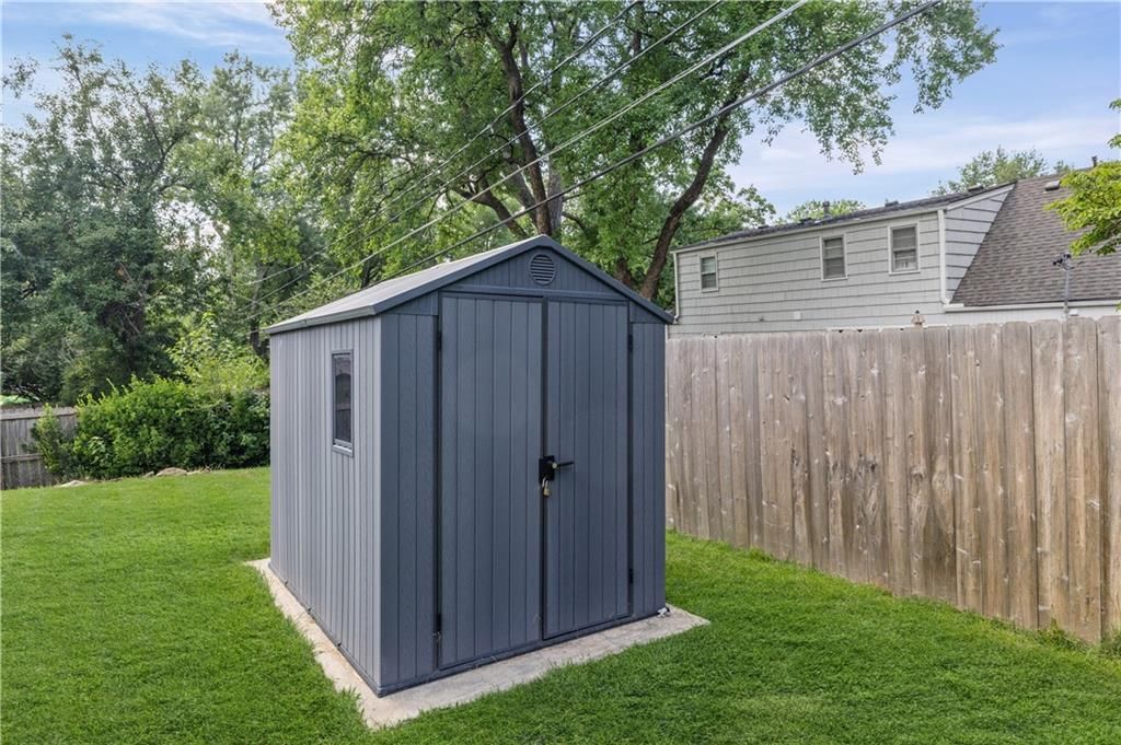 6308 W 80th Terrace — photo 33