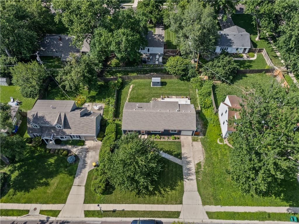 6308 W 80th Terrace — photo 43