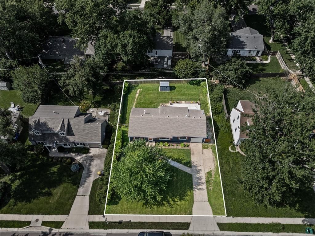 6308 W 80th Terrace — photo 44