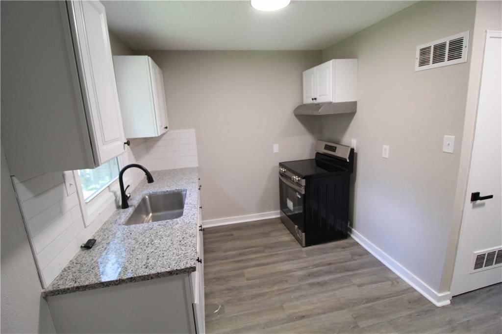 2817 S 27th Street — photo 3
