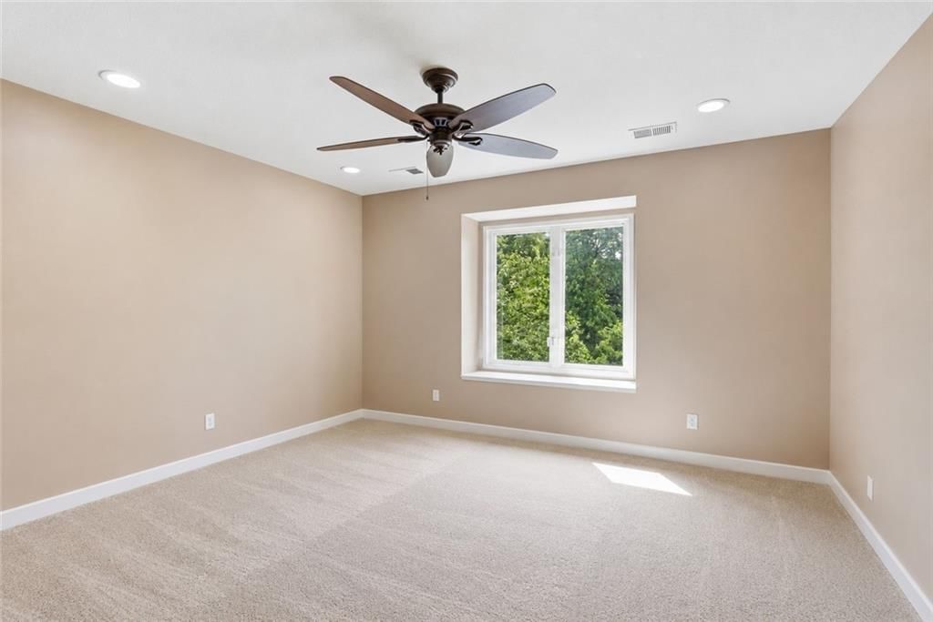 4407 N MULBERRY Drive — photo 37